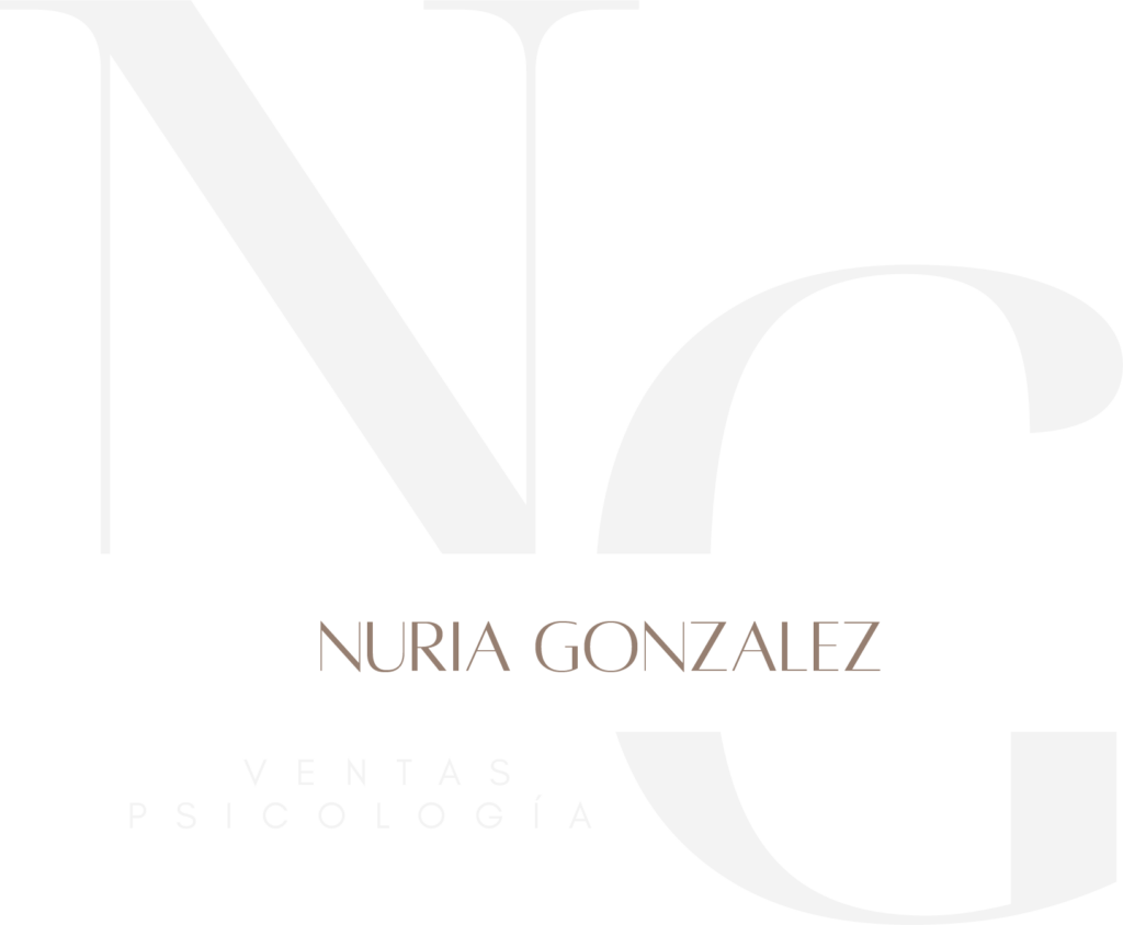 logo blanco Nuria González